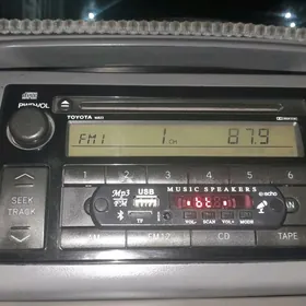 magnitafon Toyota Camry