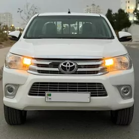 Toyota Hilux 2016