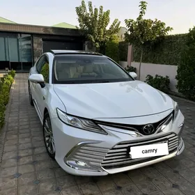 Toyota Camry 2021