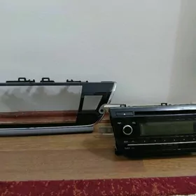 Toyota Carolla 2014 magnitafon