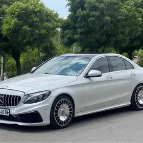 Mercedes-Benz C300 2014