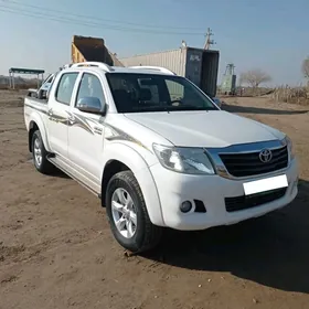 Toyota Hilux 2014