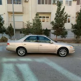 Toyota Camry 2001