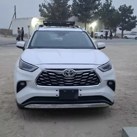 Toyota Highlander 2021