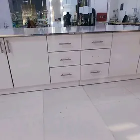 Atelÿa üçin usdol mebel