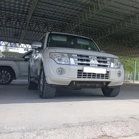 Mitsubishi Pajero 2013