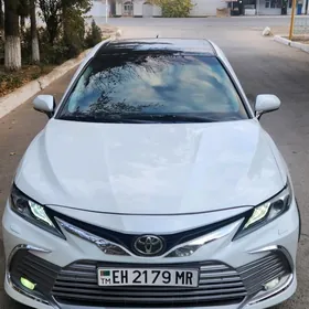 Toyota Camry 2021