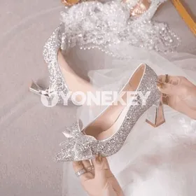 Gyzlar üçin ökjeli köwüş