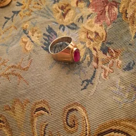 Gadymy gyzyl ÿuzuk. Золото