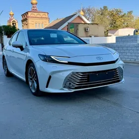 Toyota Camry 2025