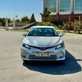 Toyota Camry 2021
