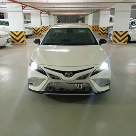 Toyota Camry 2021