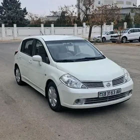 Nissan Tiida 2008