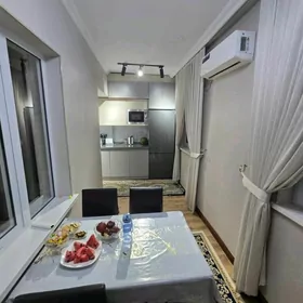 мир 7/3 2 ком  1 этаж