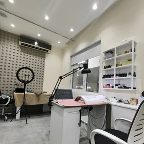 Eyesinden Satlyk Salon  