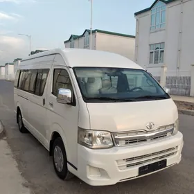 Toyota Hiace 2013
