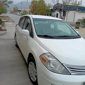 Nissan Versa 2010