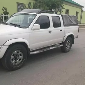Nissan Frontier 2000
