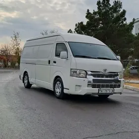 Toyota Hiace 2015