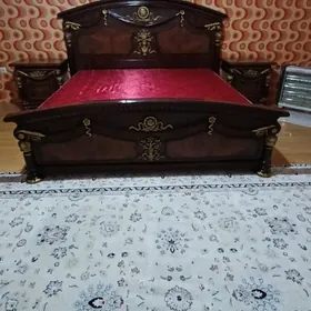 Eyesinden kireýine ýaşaýyş jaý