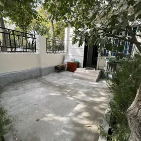 Centr Englis koca 1 etaz 1 kom