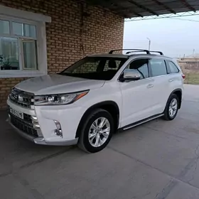 Toyota Highlander 2016