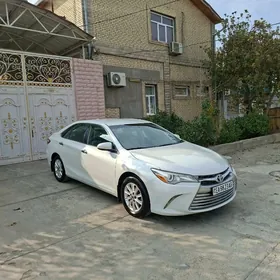 Toyota Camry 2015