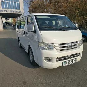 Toyota Hiace 2018