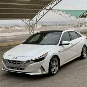 Hyundai Elantra 2022