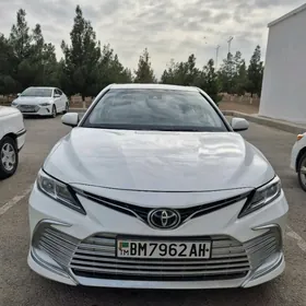 Toyota Camry 2021