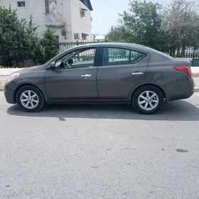 Nissan Versa 2012