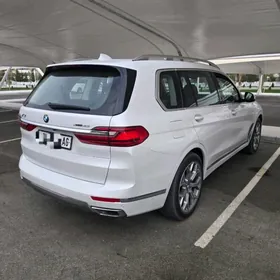 BMW X7 2021