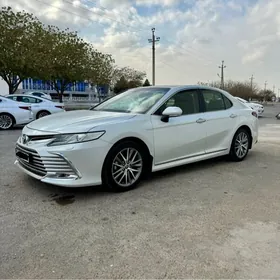 Toyota Camry 2021
