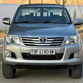 Toyota Hilux 2015