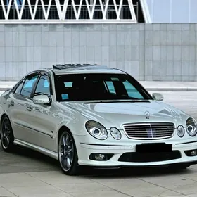 Mercedes-Benz E500 2003