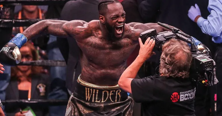 Александр Усик выбрал себе в соперники Деонтея Уайлдера