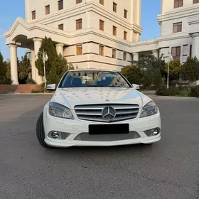 Mercedes-Benz C300 2010