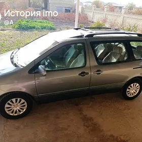Toyota Sienna 1999