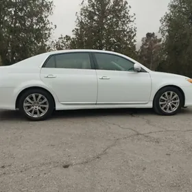 Toyota Avalon 2010