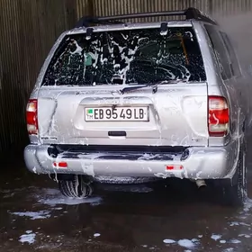 Nissan Pathfinder 2003