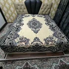 покрывало на кровать