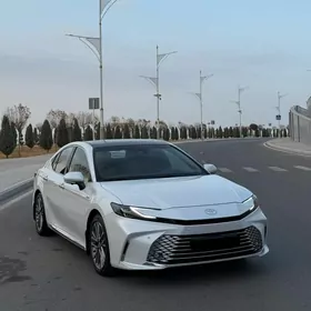 Toyota Camry 2025