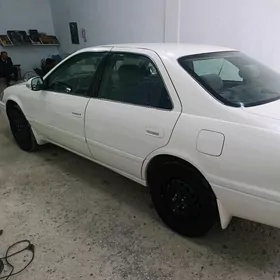 Toyota Camry 2001