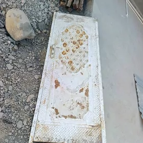 Металическая дверь