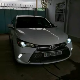 Toyota Camry 2017