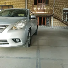 Nissan Versa 2011