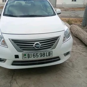 Nissan Versa 2012