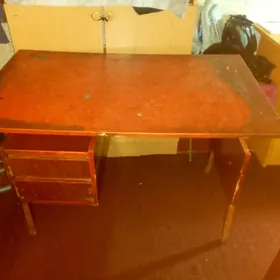 письменный стол