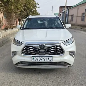 Toyota Highlander 2021