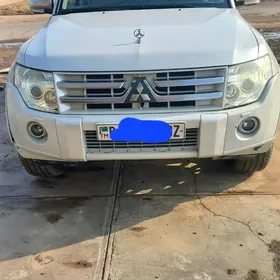 Mitsubishi Pajero 2008